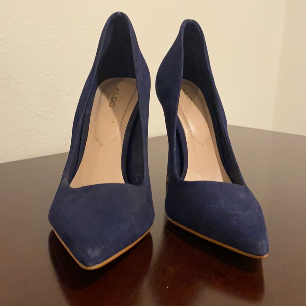 Only used twice for pictures size 37.